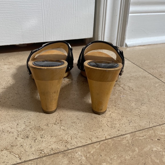 Coach Quinn Wooden Clog Sandals Black Patent Leather 2” Heel Summer - Picture 5 of 8